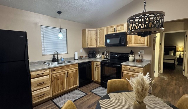Remodeled Western Country Getaway Near Lake & Trails
