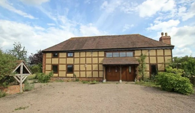 Remodelled Manor House Country Retreat