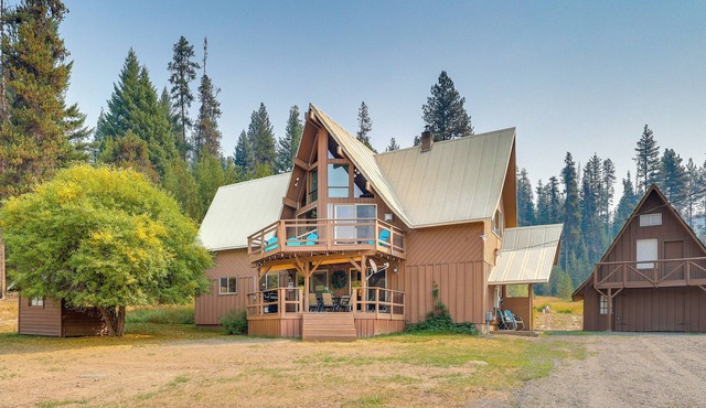 Remote Elk City Escape w/Decks & Mtn Views!