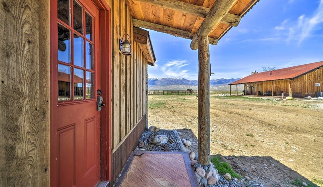 Remote Escape: Clark Home w/Incredible View