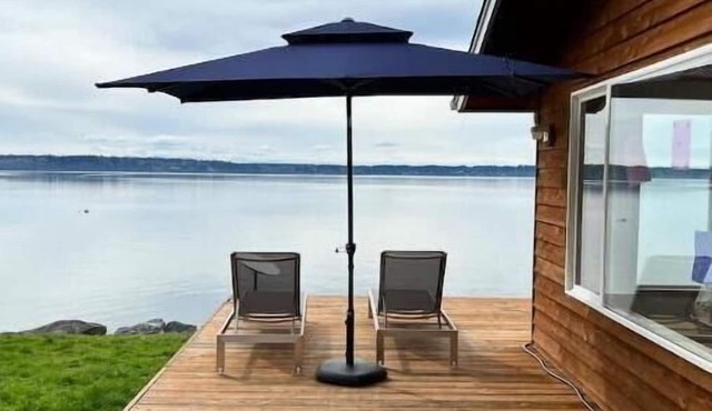 Remote Island, Private Beachfront Getaway, High Speed Internet, Pet-Friendly