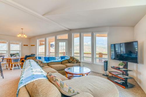 Remote Kingston Cabin w/Mtn Views: Fish & ATV!