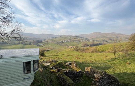 Remote Mountain View lodge