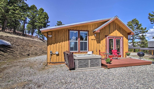 Remote Mtn Retreat w/Hot Tub: Outside Bozeman!