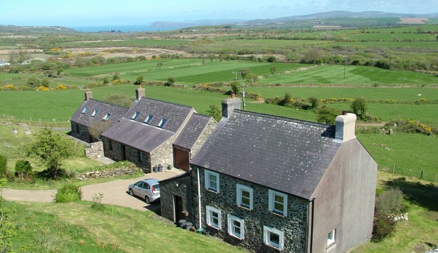 Remote Peaceful Cottage. Great for families. Panoramic Views & Skies. Fresh Air.