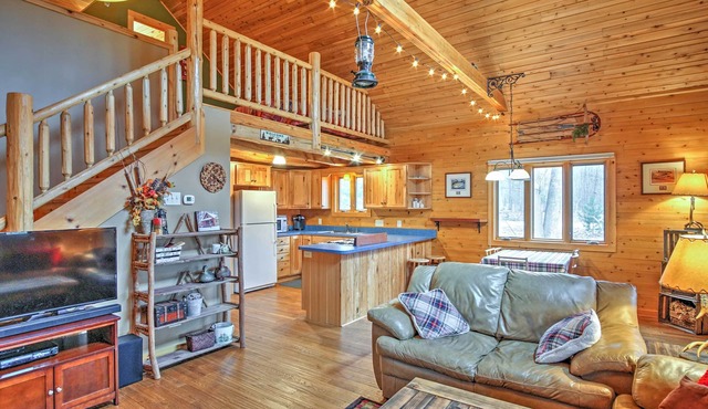 Remote Pentwater Cabin in the Woods: 5 Mi to Dtwn