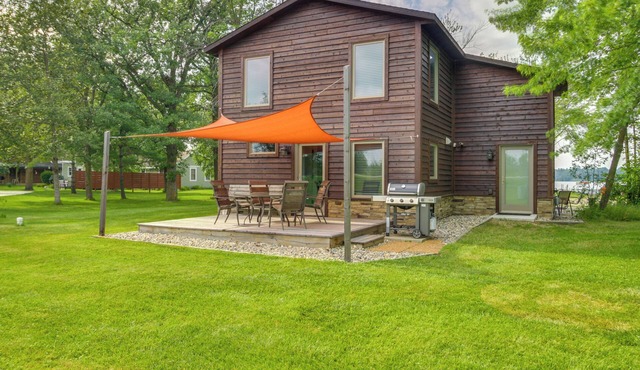 Remote Retreat: Cozy Home w/Big Pine Lake Access!
