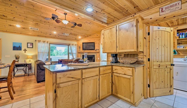 Remote Smithville Cottage: Furnished Deck & Grill