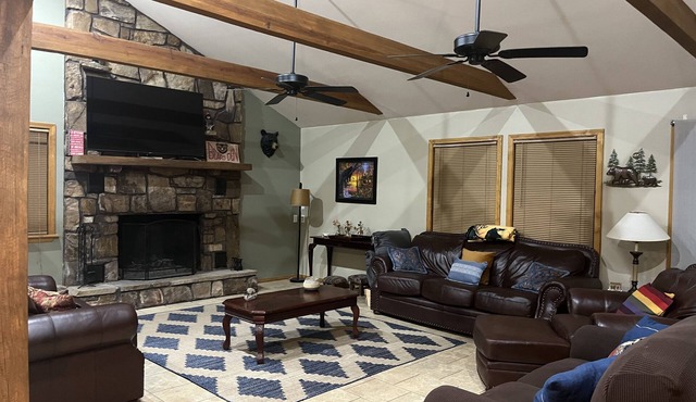 Remote Spacious Cabin on Sugar Creek Near Wolf Pen Gap-Ouachita National Forest