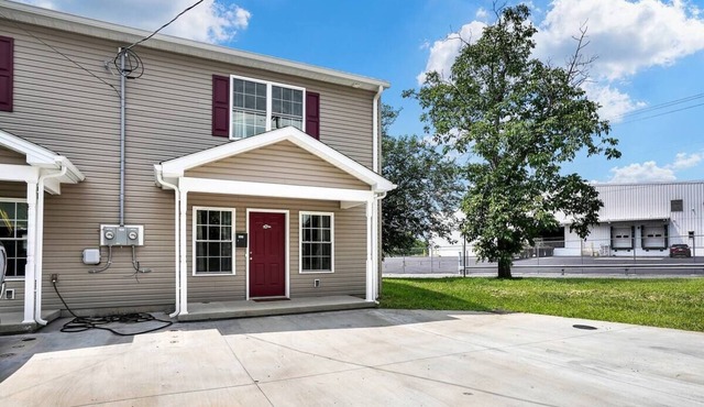 Remote Workers, Traveling Professionals & more Welcome! New build in Lebanon, PA