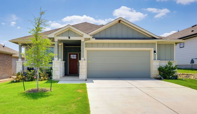 Remote Working Hub w/Yard in South Austin Suburbs