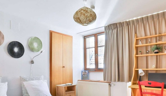 Rempart - Large studio in the centre of the village