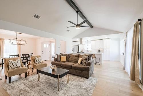 Rena Home Sleeps 8 Yard King Ensuite
