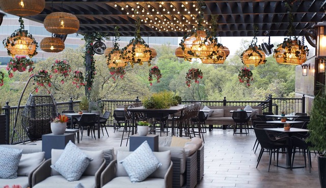 Renaissance Austin Hotel
