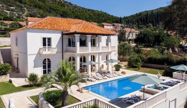 Renaissance Villa Perfect for Leisurely Retreat