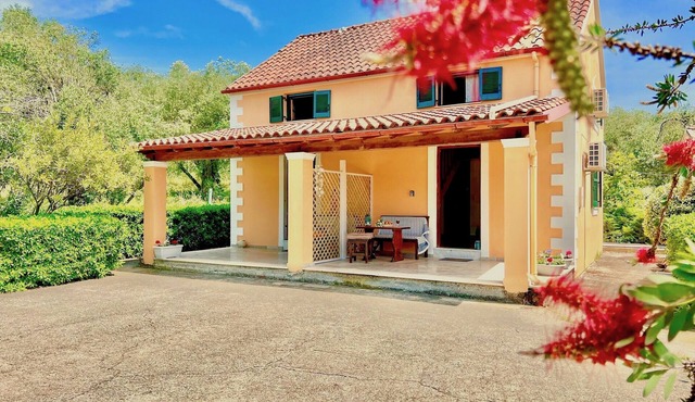 Renas Maisonette 2 near Roda