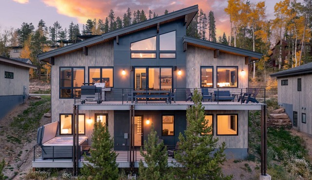 Rendezvous Game Trail | Luxe Mountain Home | Brand New Build | Amazing Views