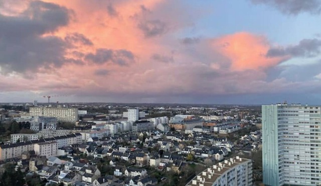 Rennes from the Horizons