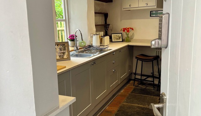 Rennovated 2 bed dog friendly cosy cottage in central Wells