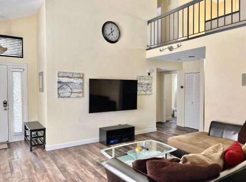 Reno 4BR Family Home · Outdoor Spring Getaway