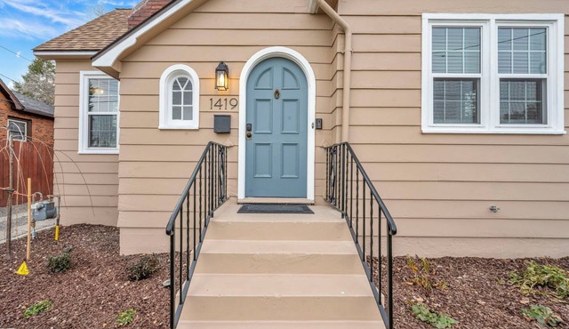 Reno Vacay!~Sleeps10~By Midtown~HotTub~Firepit~ArlingtonManor