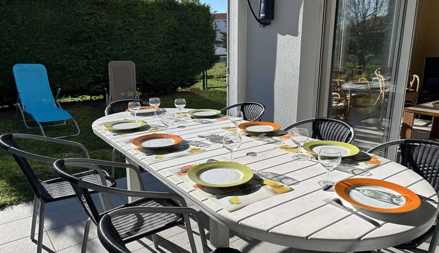 Renovated 3-BR House, WiFi, Near Beach & Center, Sleeps 7