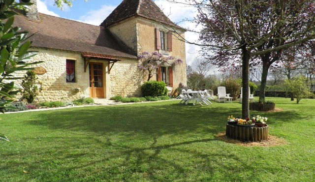 Renovated peaceful house near Lalinde, large garden