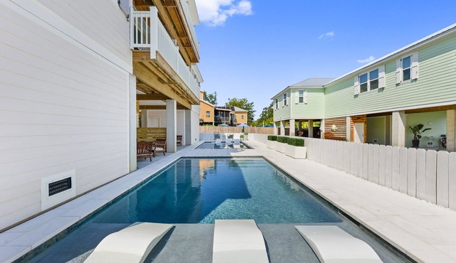 Renova In the Bay - Unit A & B