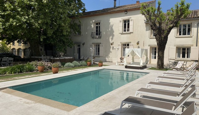 Renovated, spacious Les toiles à Elise mansion with swimming pool