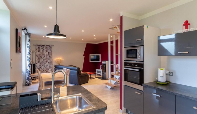 Renovated house with garden near the Saône