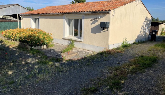 Renovated house, quiet area, pets allowed, 5 people