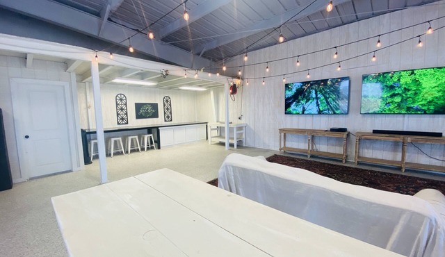 Renovated 1-3 bedroom barn house, minutes to town