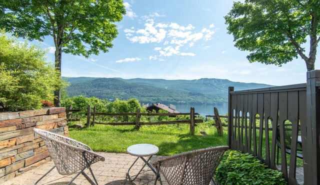 Renovated 1 bedroom with Views of Mont-Tremblant