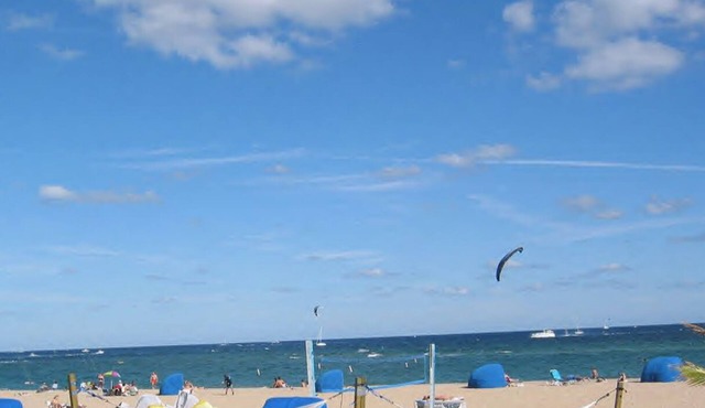 RENOVATED 1 bedroom/1 bath DIRECTLY on the OCEAN 4/18 - 4/25 Pompano Beach, FL