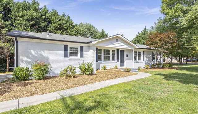 Renovated! 12 minutes from South End CLT!