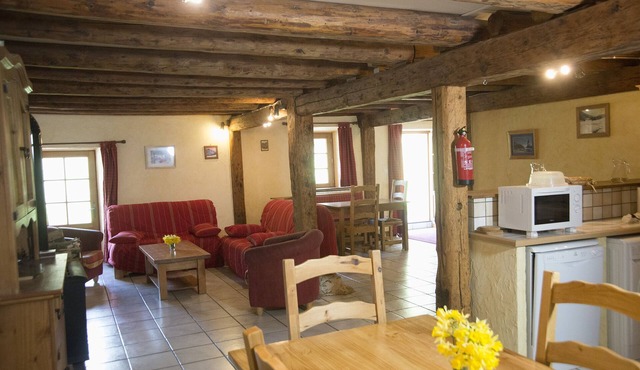 Renovated 120 square metre gîte in old farmhouse