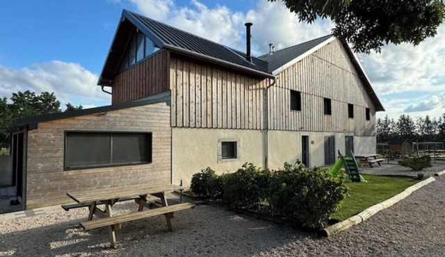 Renovated 160m² Comtoise farmhouse in the countryside