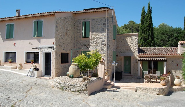 Renovated 1800's Provencal country house in the peace and quiet of the Côte d'Azur