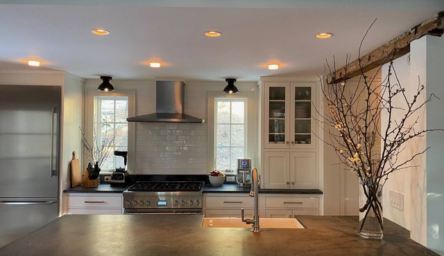 Renovated 1832 Colonial Farmhouse - Swimming Pool | Hudson River Valley