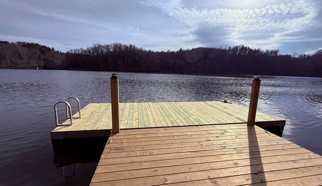 Renovated 1900s Farmhouse on The New River!