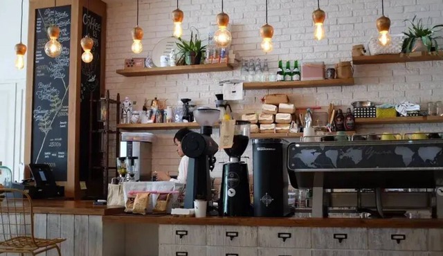 Renovated 1920's duplex in the heart of Wagga!