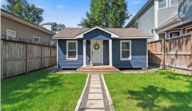 Renovated 1920s Bungalow! Walk to Shops & Food. Pet-Friendly. 20MIN to WC.