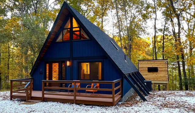 Renovated 1973 Aframe with Hot Tub