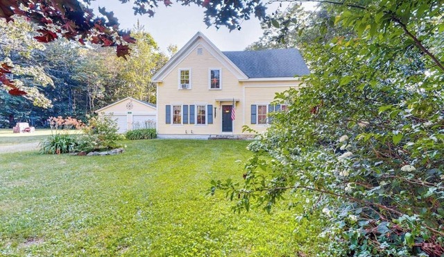 Renovated 19th-Century Farmhouse w/270 Feet of Waterfront & Sunset Views
