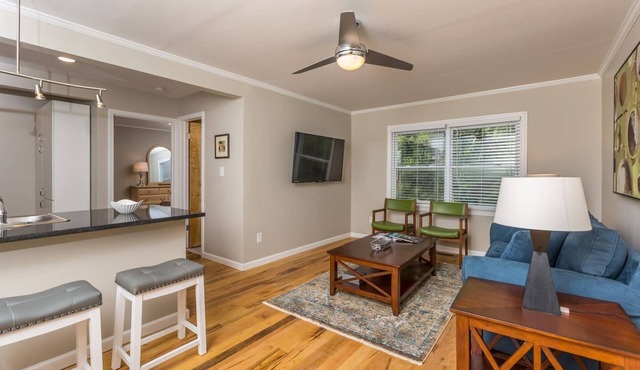Renovated 1BR Apartment Steps from WFU Hospital