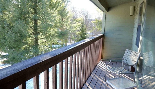 Renovated 1BR with mini-kitchen, large jacuzzi