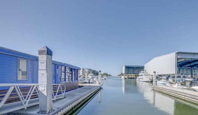Renovated 2 bed 2 bath condo with marina view