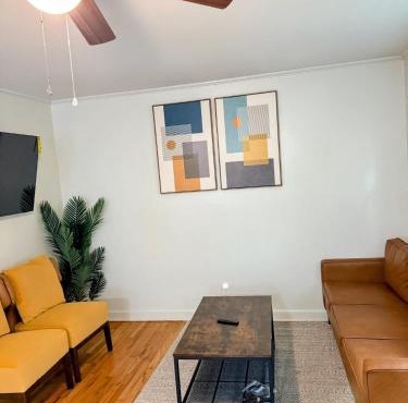 Renovated 2 Bed Walltown Home Walk to Duke! B