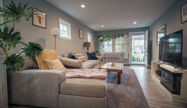 Renovated 2-bedroom house with Hot Tub