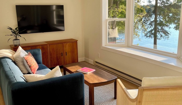 Renovated 2-bedroom lake home on private lake minutes from countless amenities
